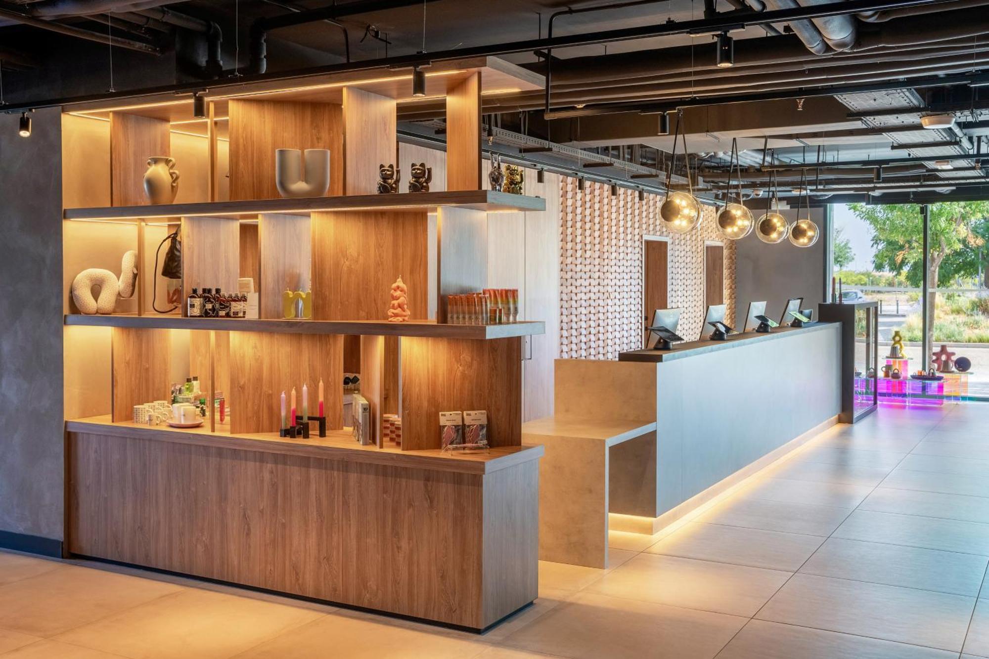 Innside By Melia Madrid Valdebebas Экстерьер фото